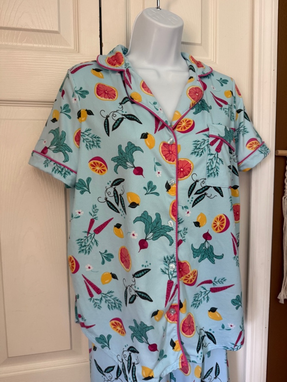 Secret Treasures Fruit and Vegetable Print Short-Sleeve Pajama Set / Size M - Picture 7 of 11